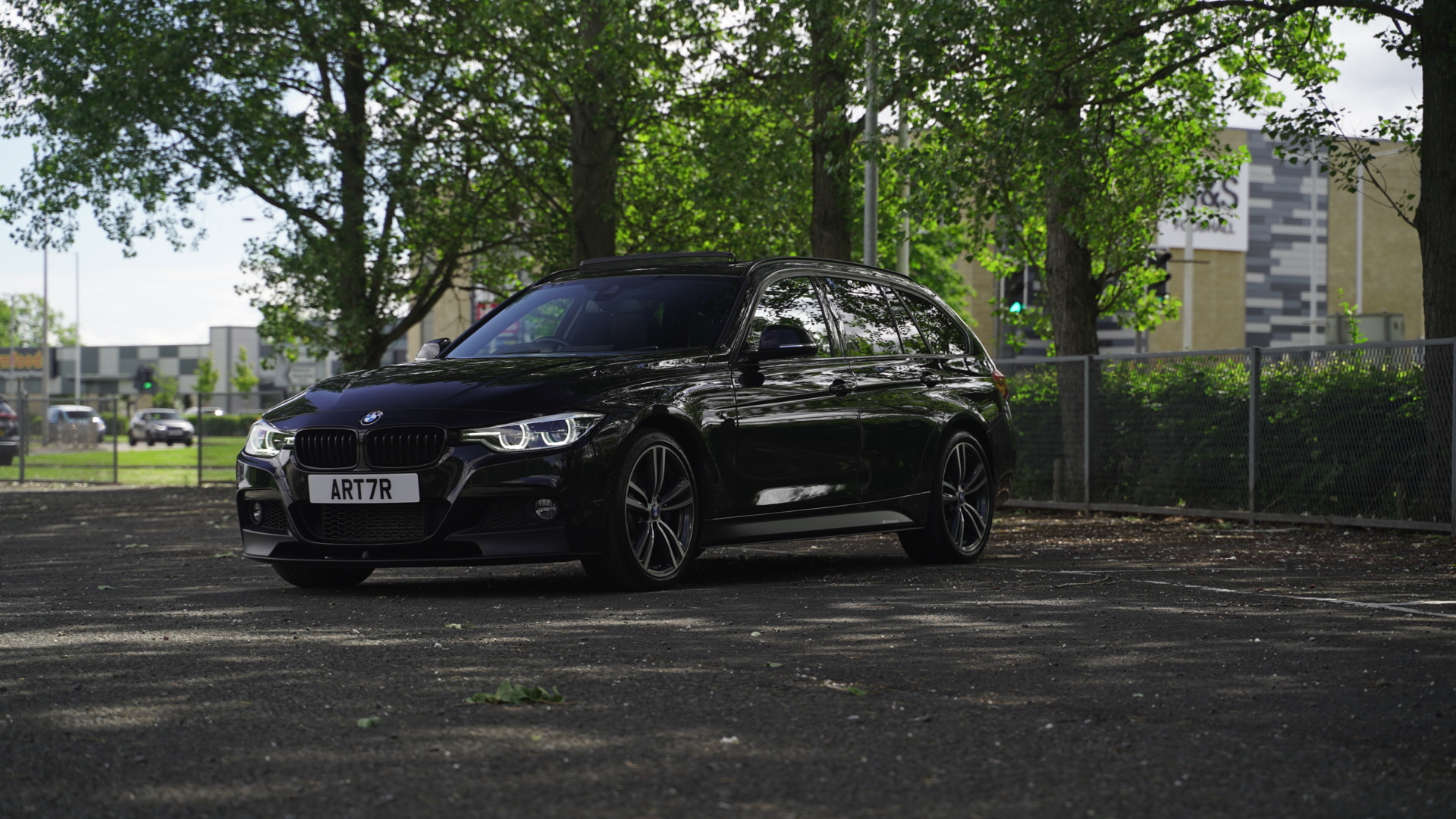 
								2017 BMW 3 Series 3.0 335d M Sport Touring 5dr X-Drive full									