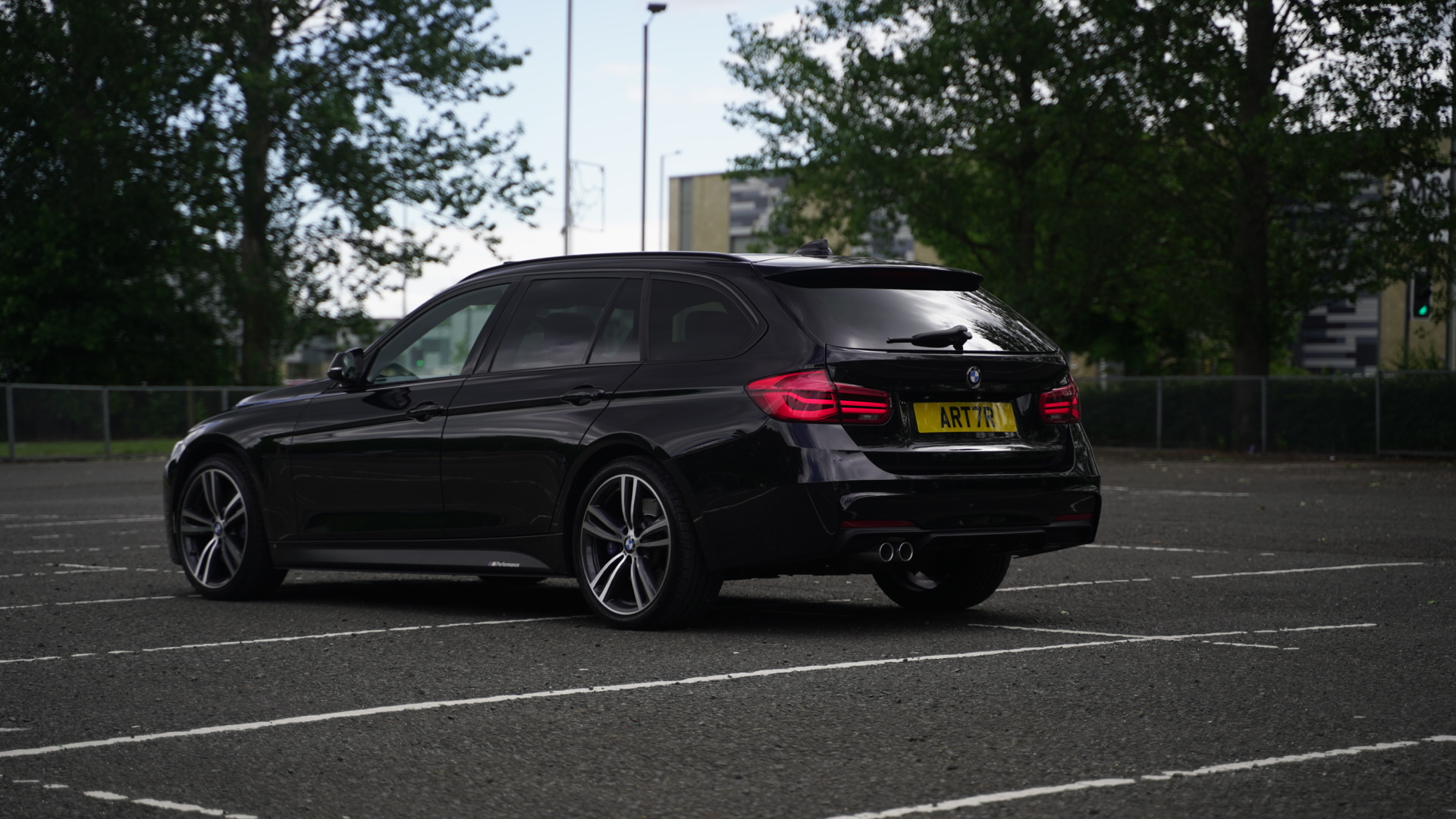 
								2017 BMW 3 Series 3.0 335d M Sport Touring 5dr X-Drive full									