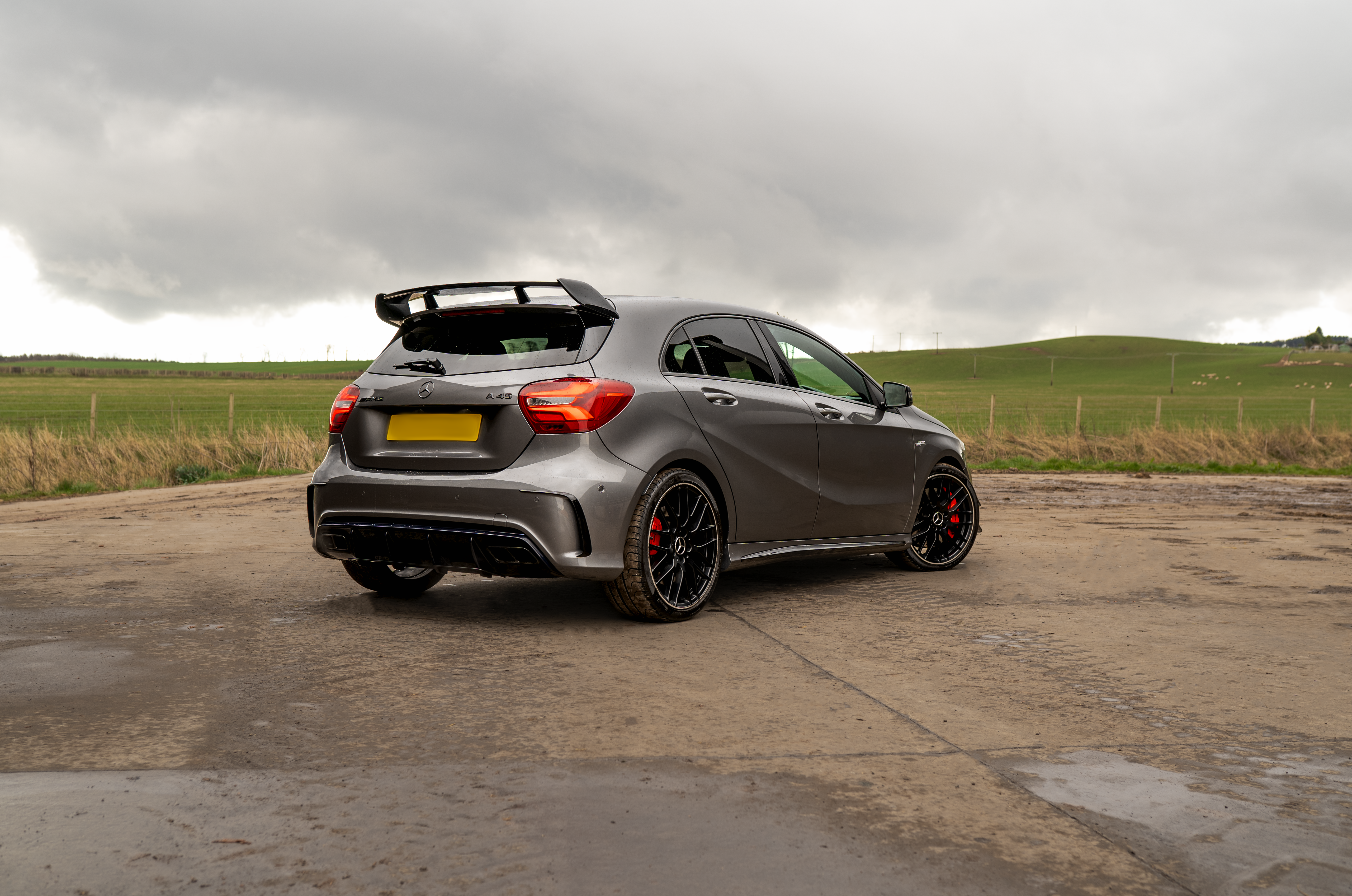 
								Mercedes Benz A45 AMG 2.0 2016 Spds 4 MATIC 5-Door full									