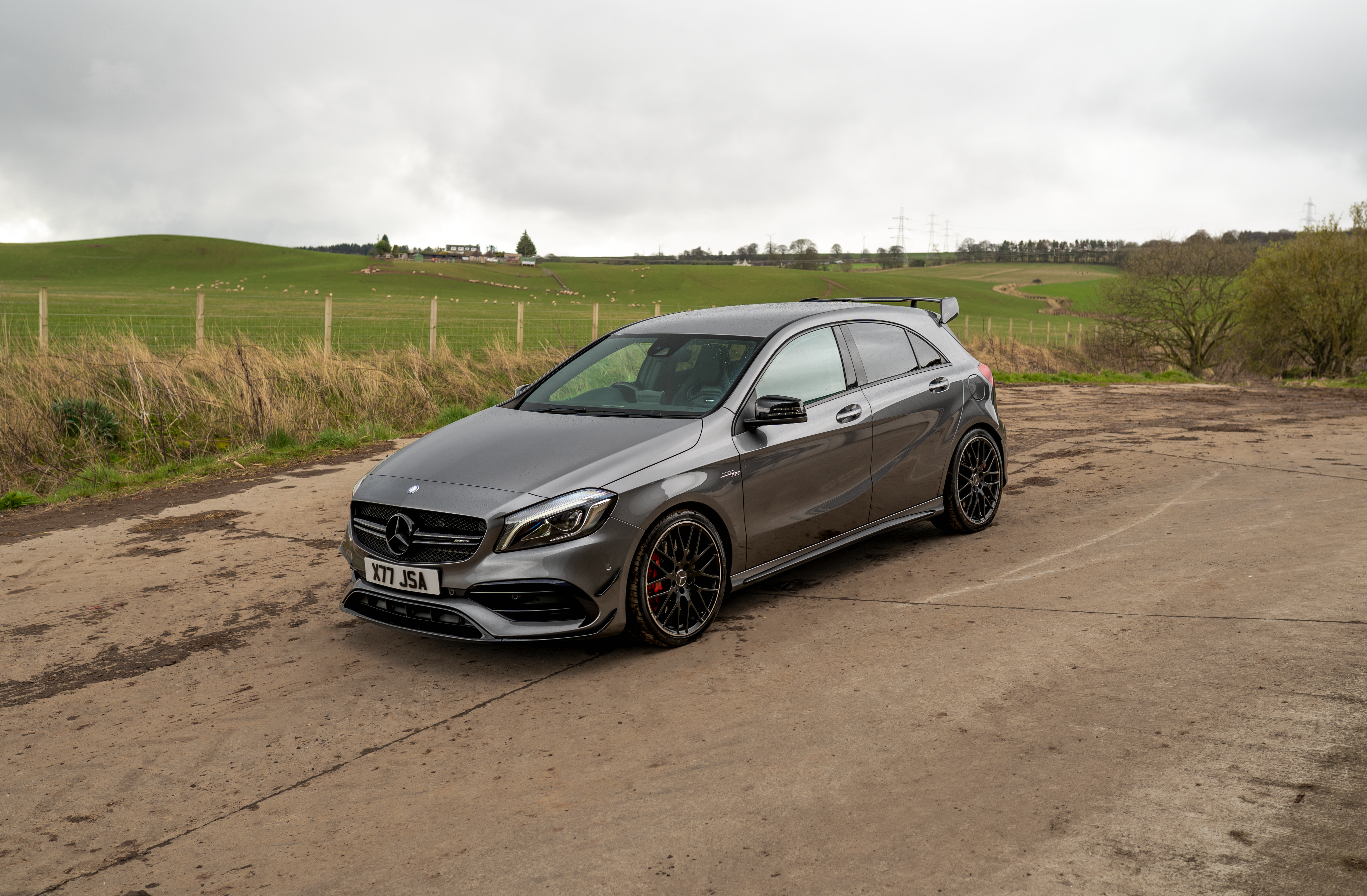 
								Mercedes Benz A45 AMG 2.0 2016 Spds 4 MATIC 5-Door full									