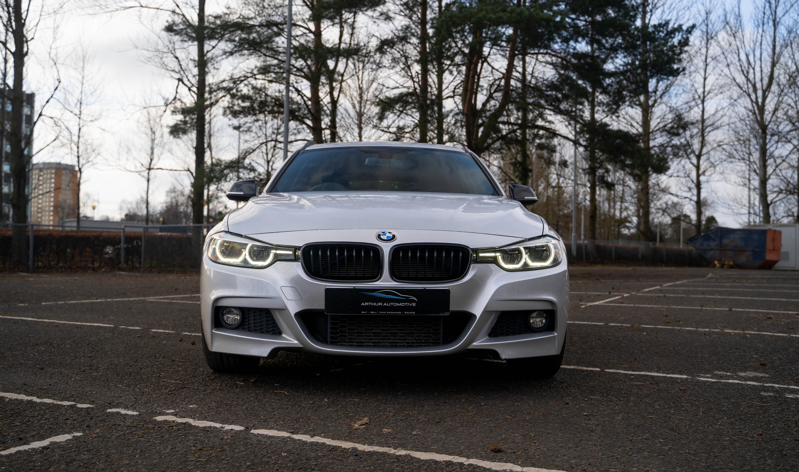 
								2019 BMW 320d M Sport Touring Shadow Edition 2.0 Diesel full									