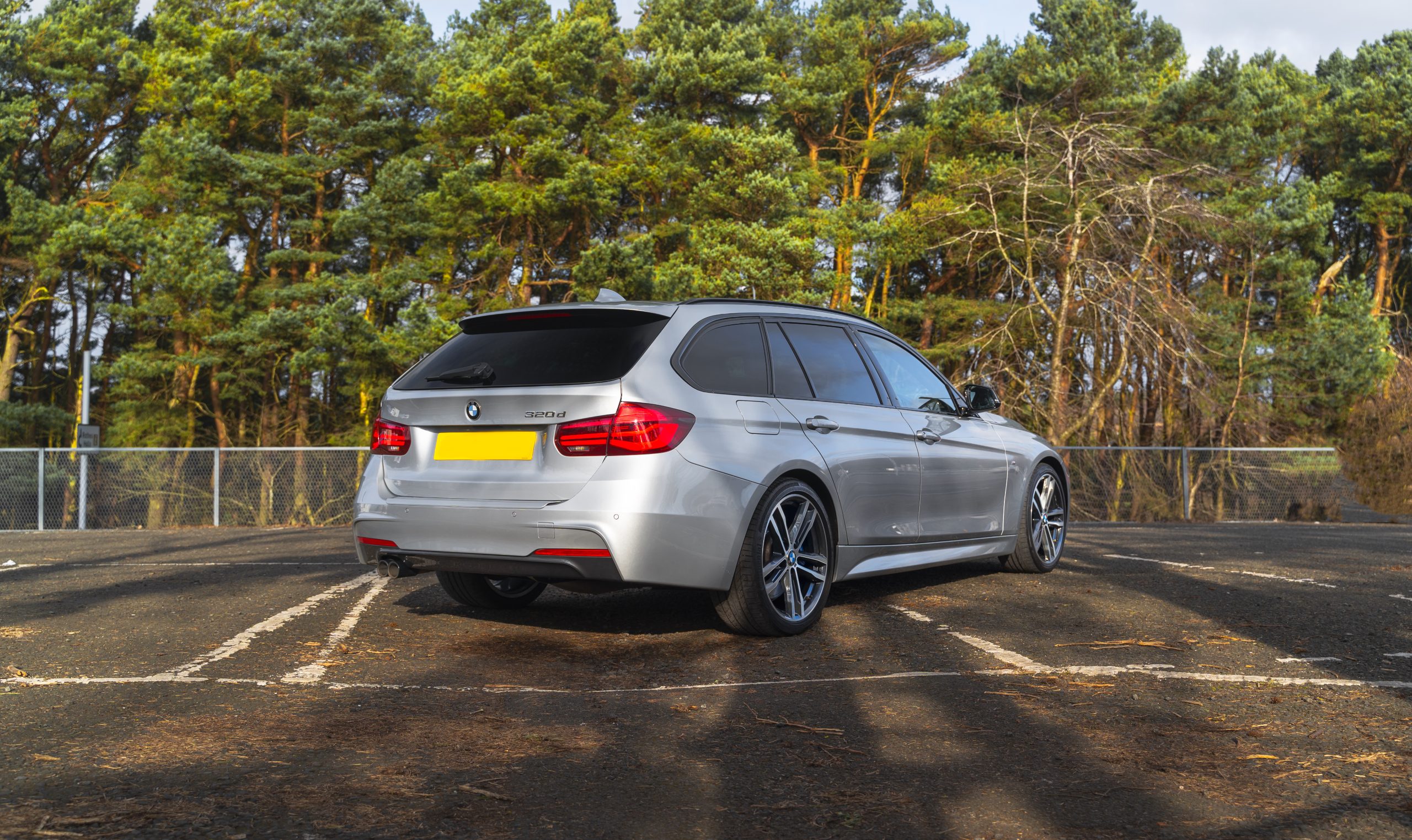 
								2019 BMW 320d M Sport Touring Shadow Edition 2.0 Diesel full									