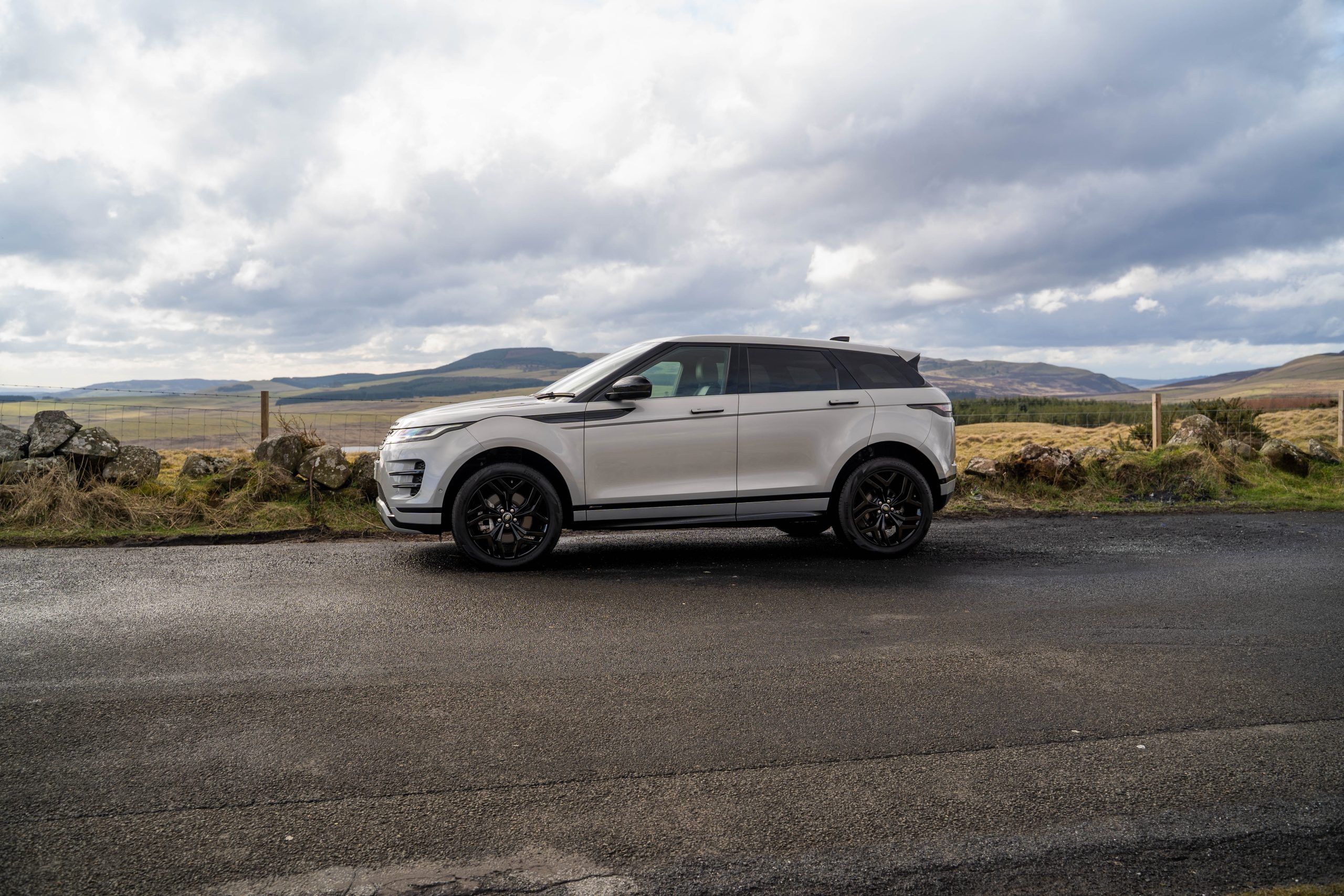 
								2019 (69) Land Rover Range Rover Evoque 2.0 R-Dynamic 5dr full									