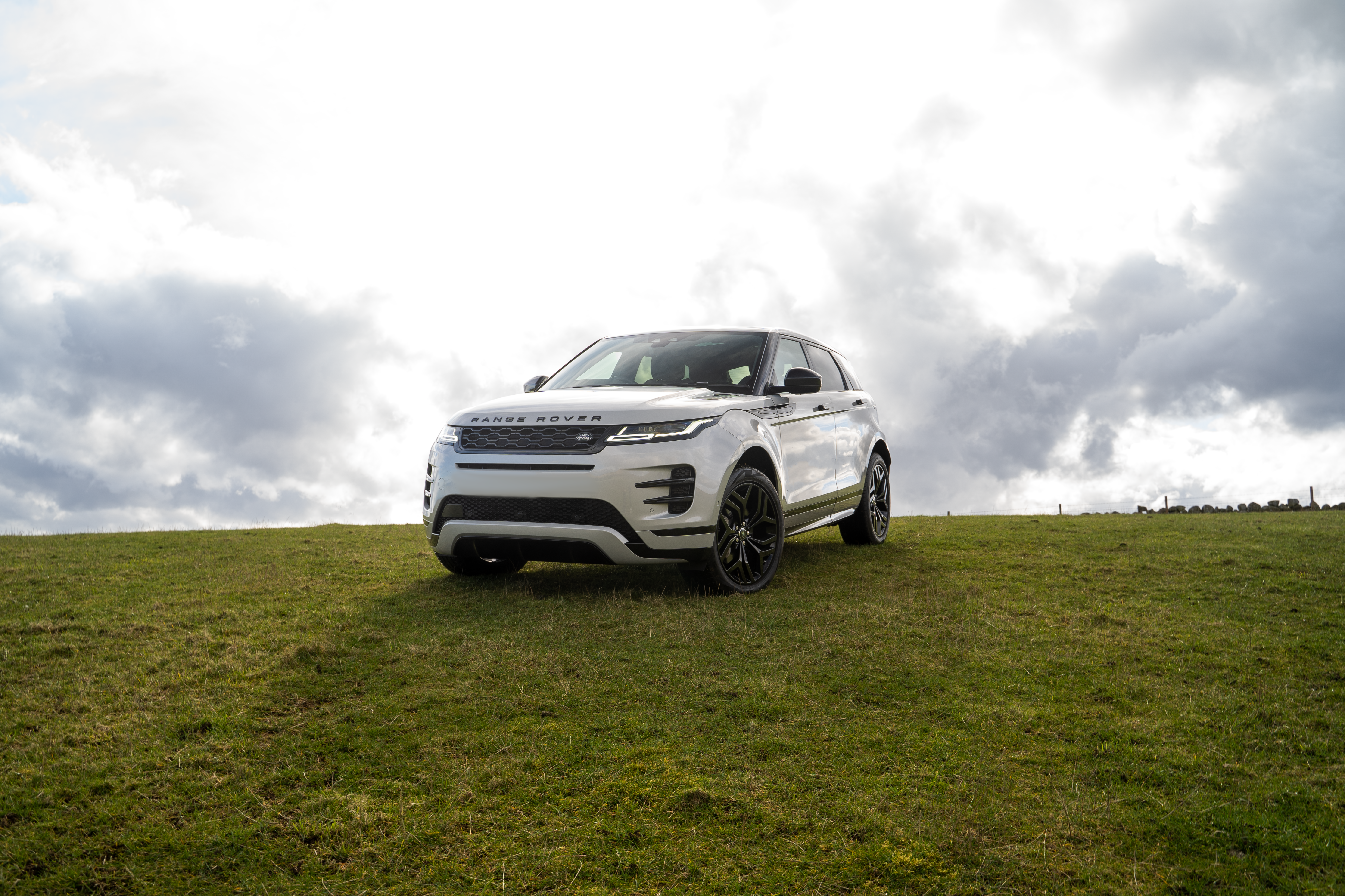 
								2019 (69) Land Rover Range Rover Evoque 2.0 R-Dynamic 5dr full									