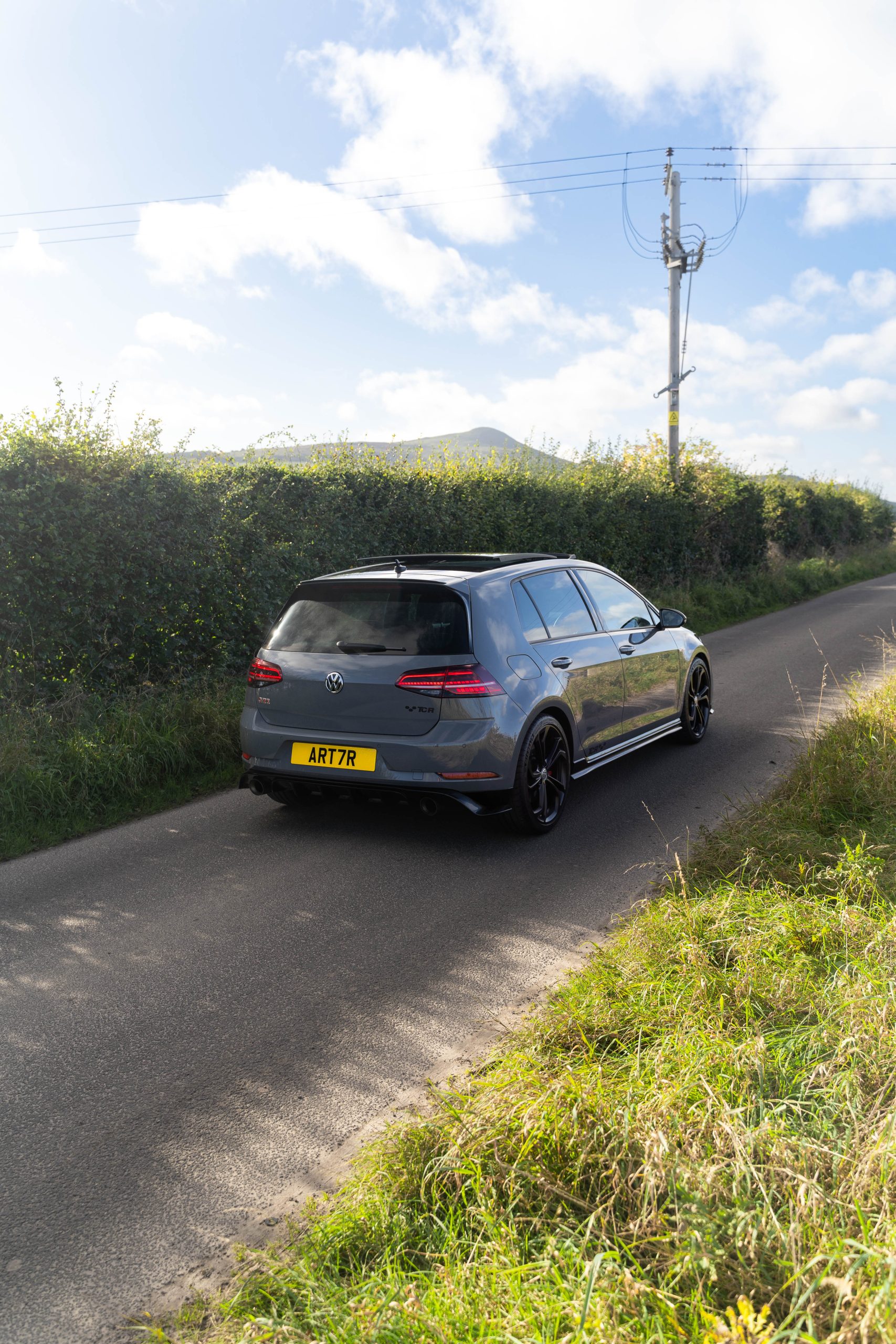 
								2020 Volkswagen Golf GTI TCR 5DR 2.0 DSG full									