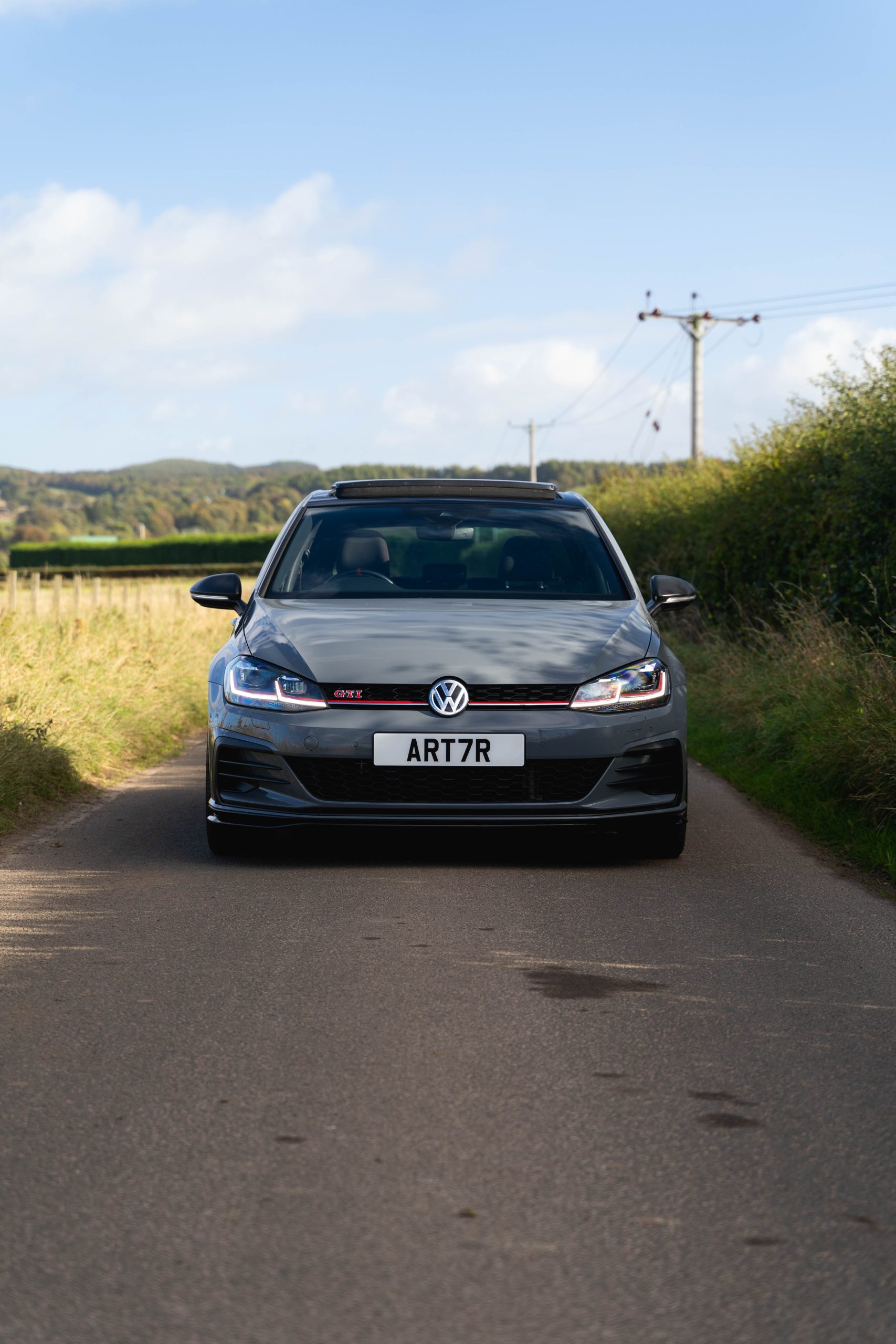 
								2020 Volkswagen Golf GTI TCR 5DR 2.0 DSG full									