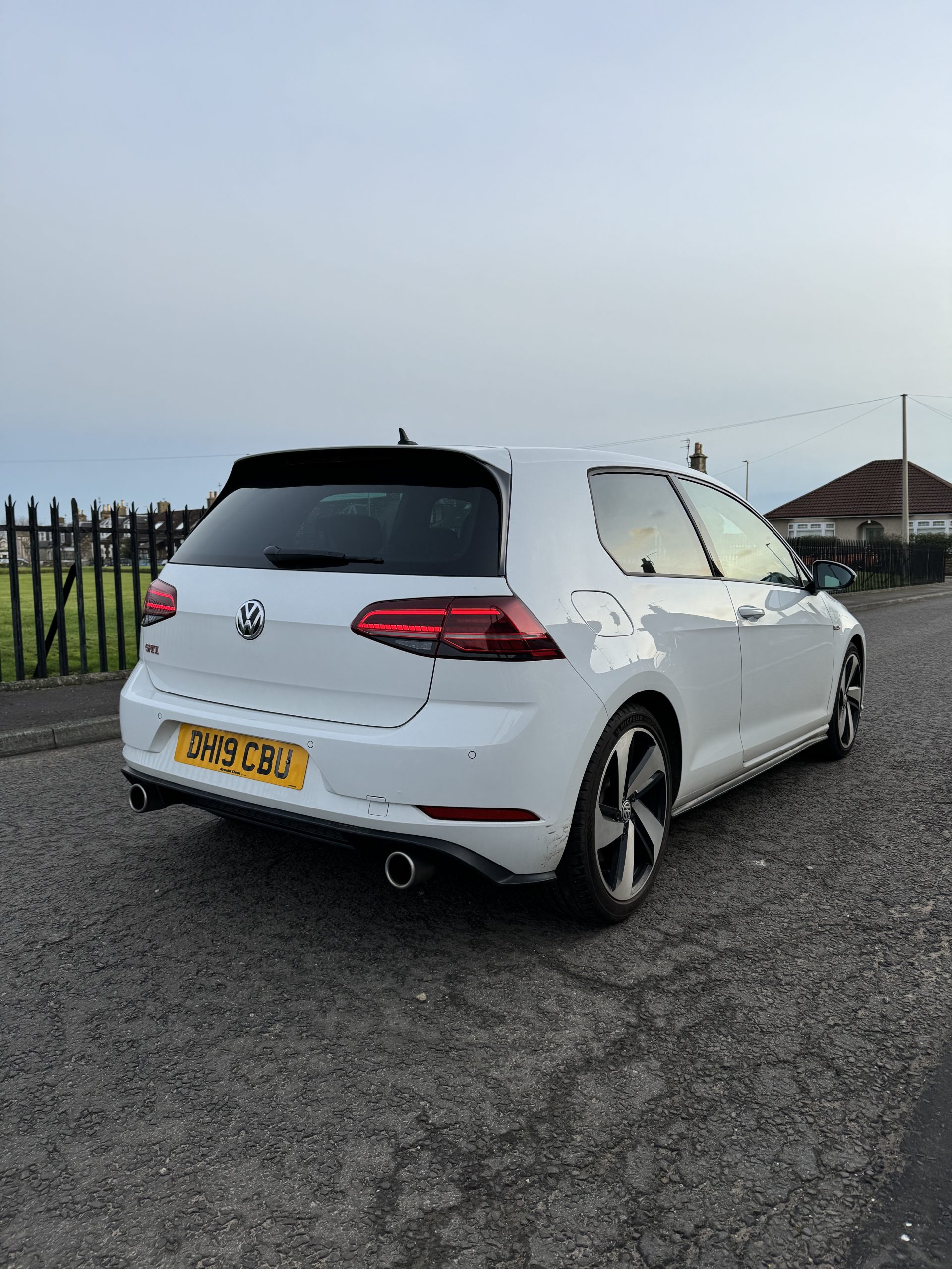 
								Volkswagen Golf Gti 2019 2.0 5DR Manual full									