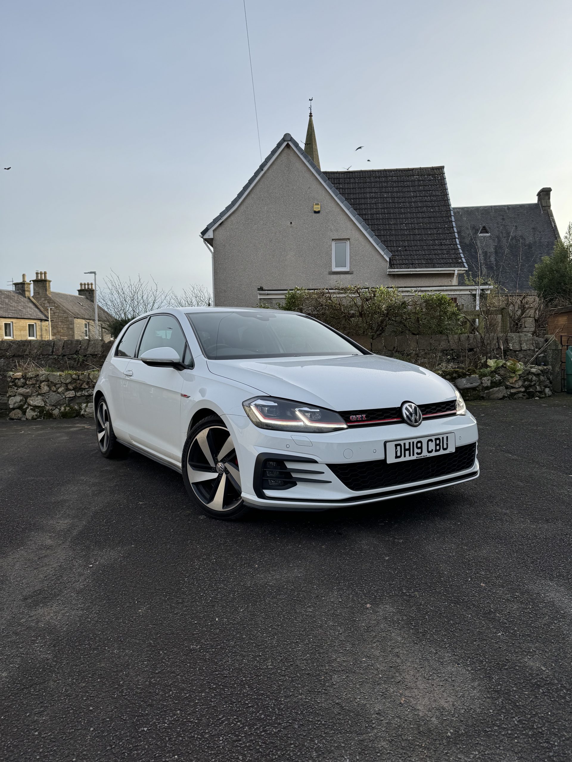 
								Volkswagen Golf Gti 2019 2.0 5DR Manual full									